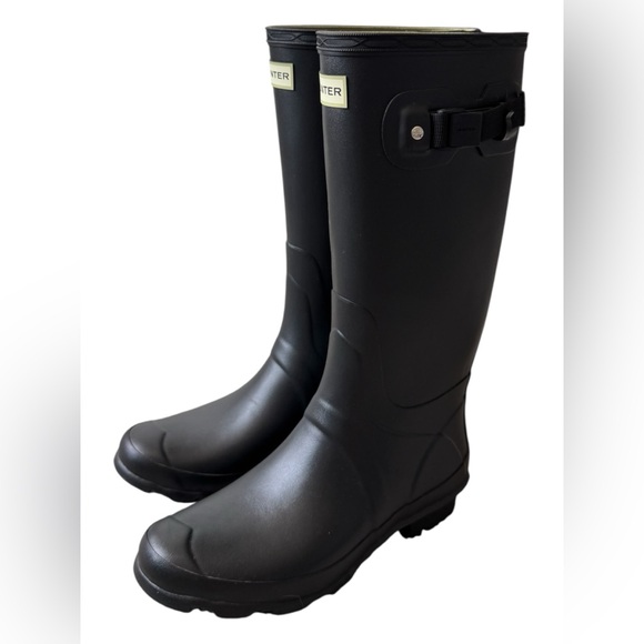 Hunter Black Tall Winter Rain Boots - Picture 2 of 6
